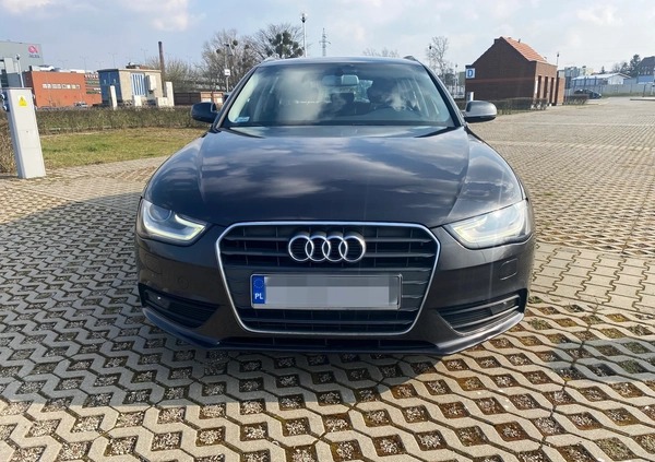 Audi A4 cena 39900 przebieg: 287000, rok produkcji 2012 z Leszno małe 79